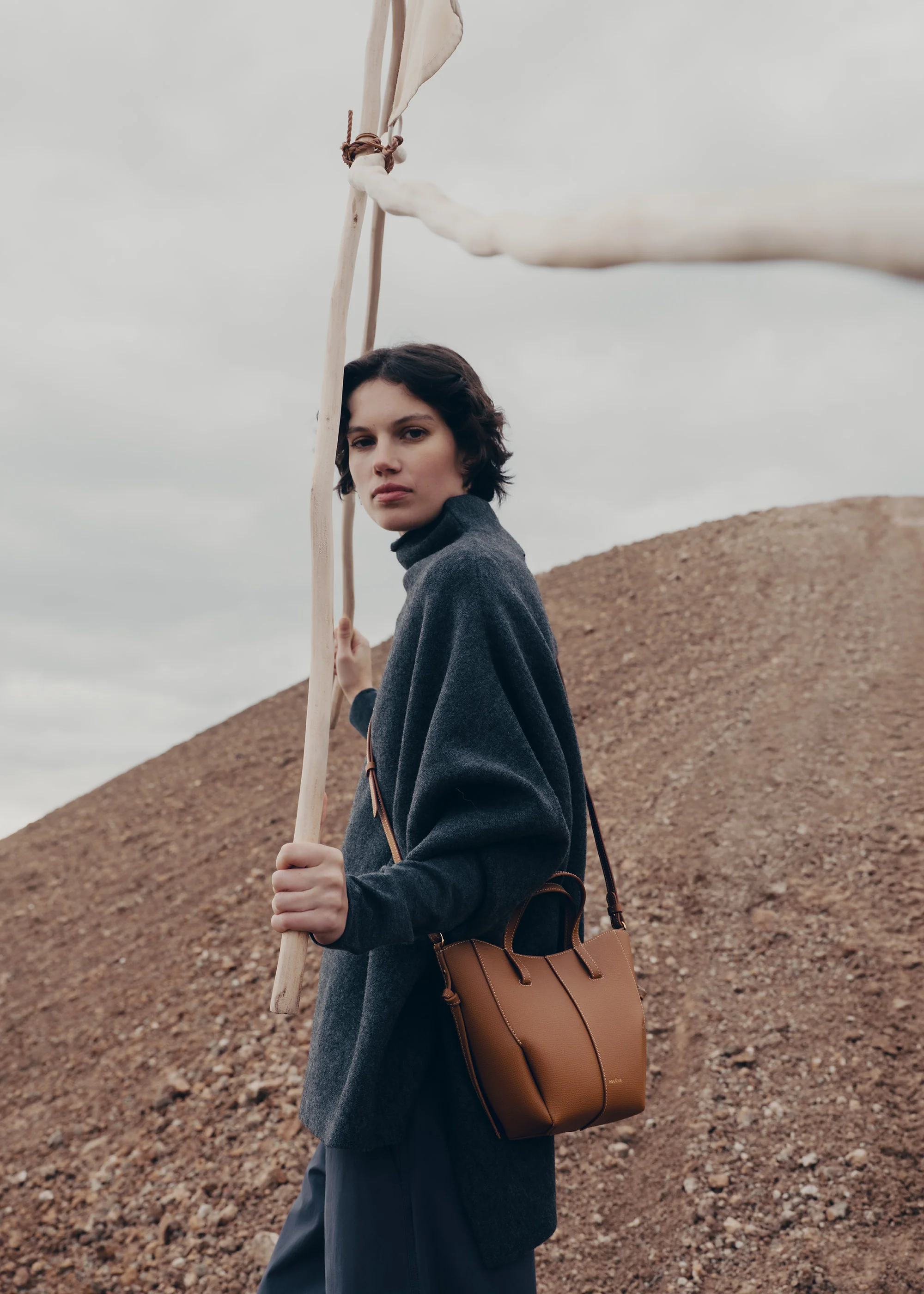 Cyme Tote Nano - Textured Camel - Image 4