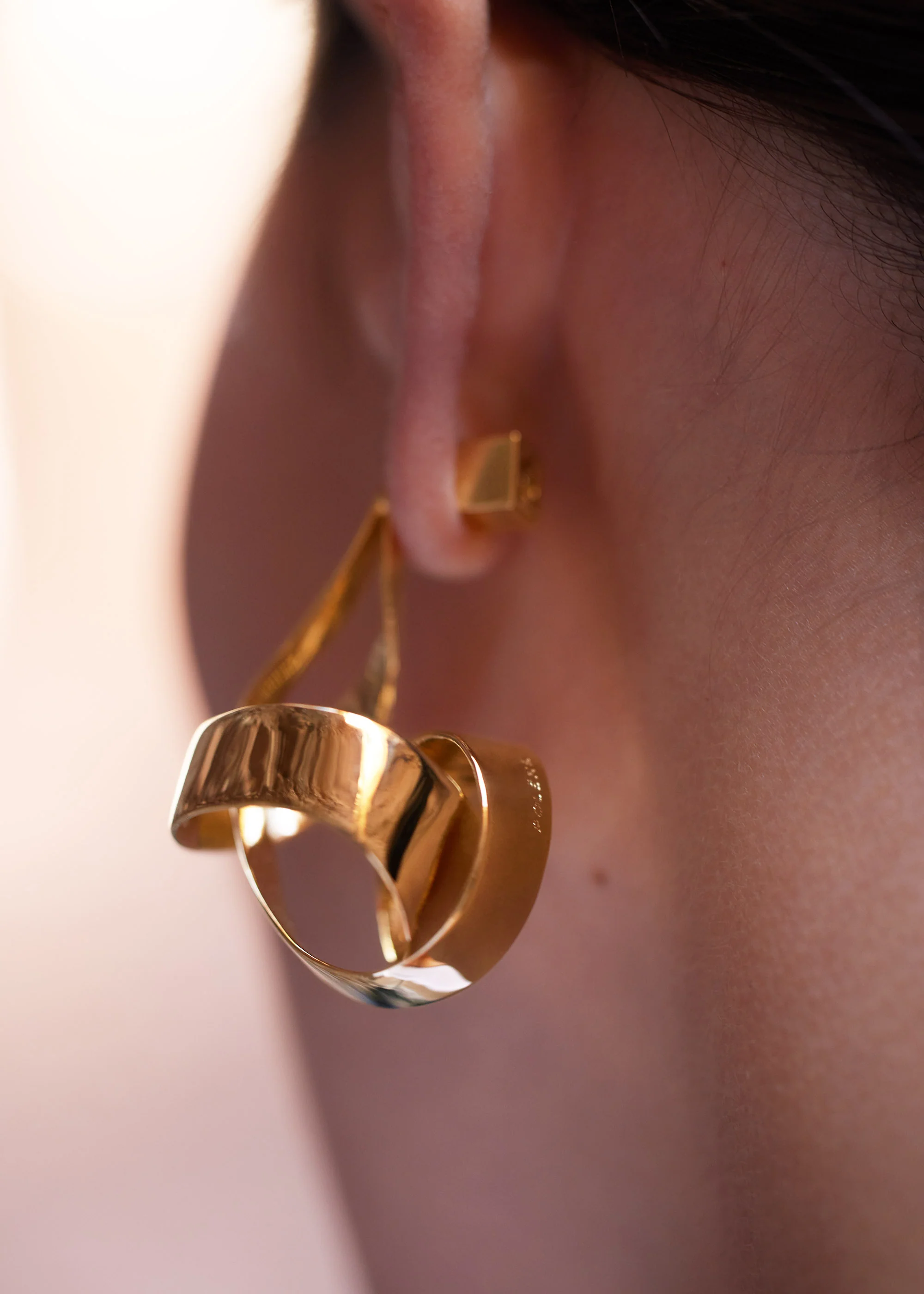 Éole Spiral Earrings - 24 carat gold-gilded - Image 5