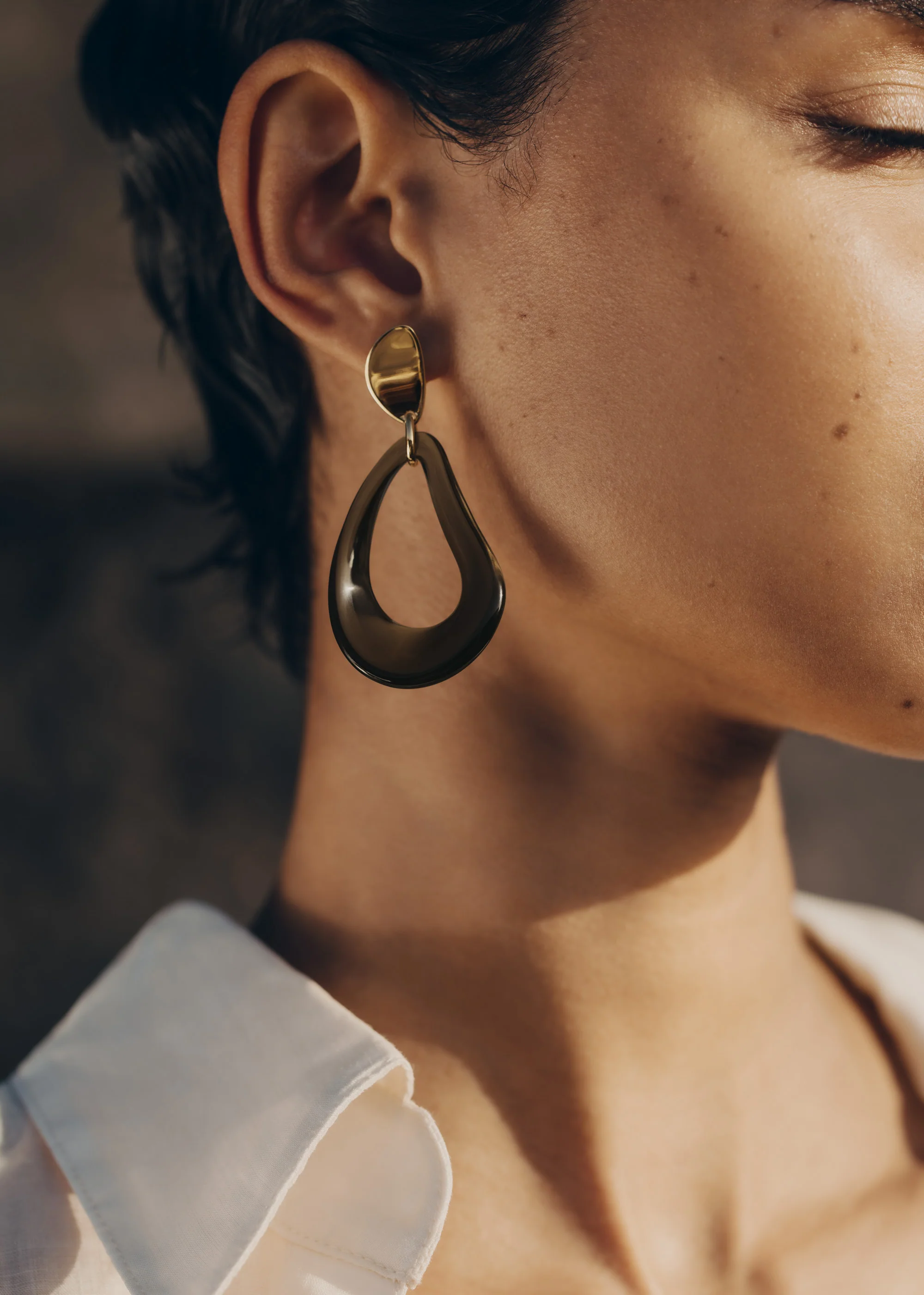 Naé Drop Earrings - Smoked glass - Image 2