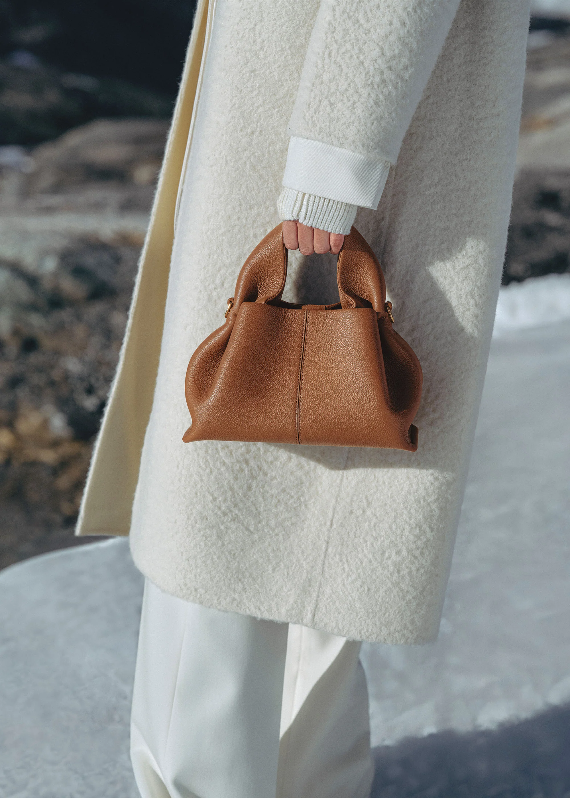 Numéro Neuf Mini - Textured Camel - Image 2